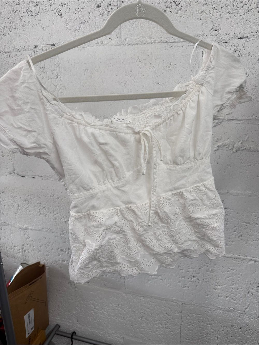 KIRIOUS White Eyelet Peasant Top - LIKE NEW - Size Small Short Sleeve Top